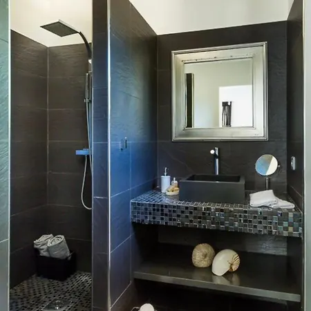 En Pierre Avec Piscine Chauffee, A Proximite Des Belles Plages Du Sud De La Corse !