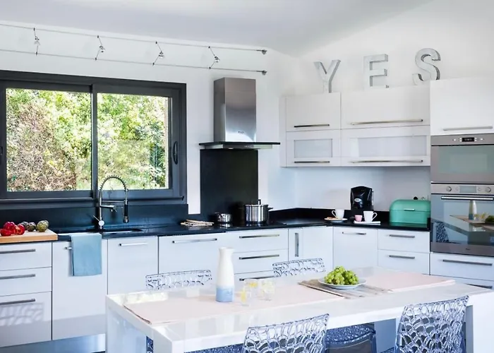 Villa En Pierre Avec Piscine Chauffée, à Proximité Des Belles Plages Du Sud De La Corse !