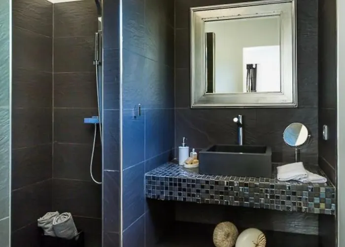 En Pierre Avec Piscine Chauffée, à Proximité Des Belles Plages Du Sud De La Corse !