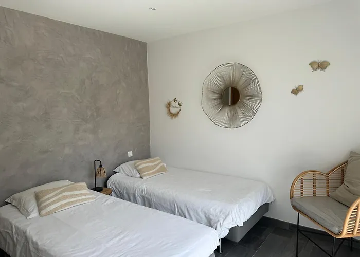 Villa En Pierre Avec Piscine Chauffée, à Proximité Des Belles Plages Du Sud De La Corse ! Figari (Corsica)